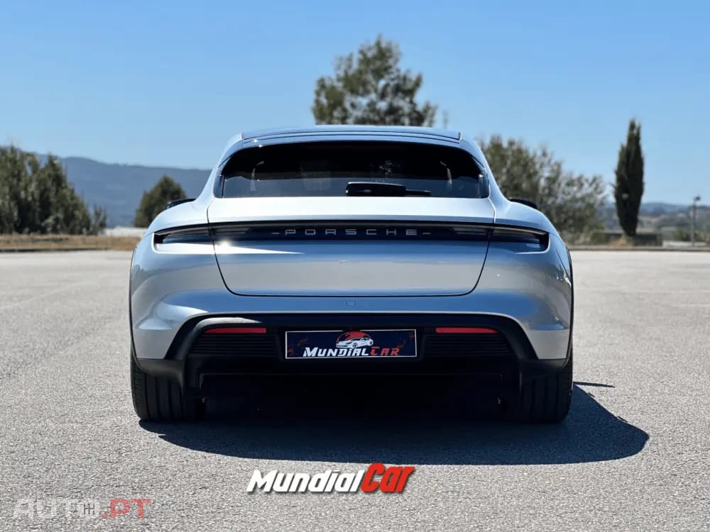 Porsche Taycan 4