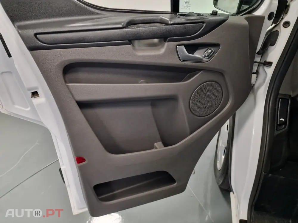 Ford Transit Custom 310L1 2.0 TDCi H1-Tecto Baixo Trend