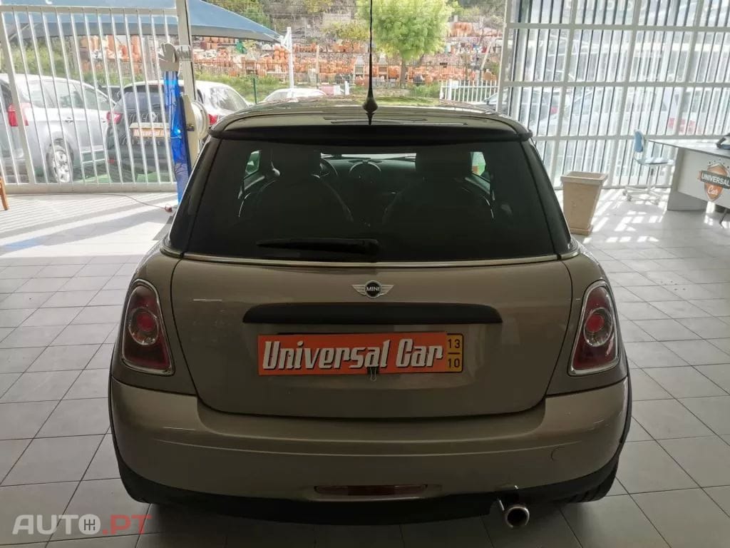 MINI Cooper D Baker Street