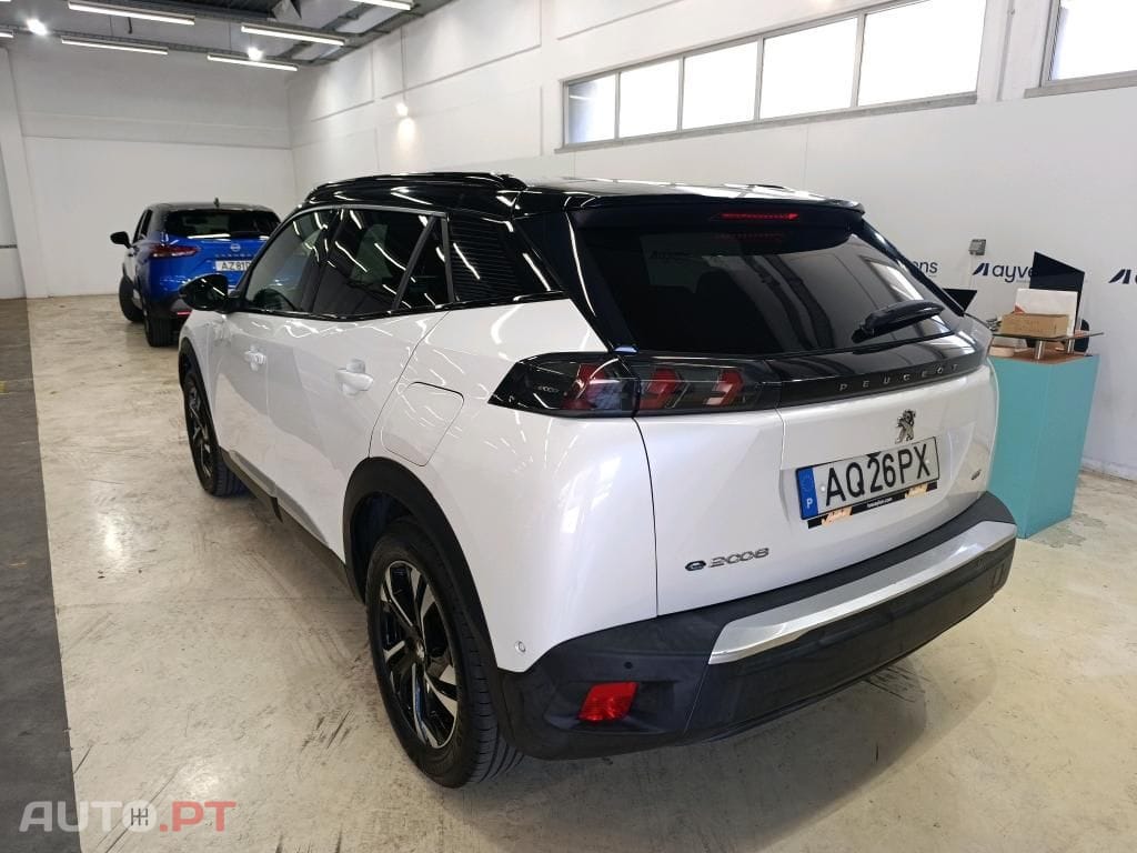 Peugeot E-2008 GT