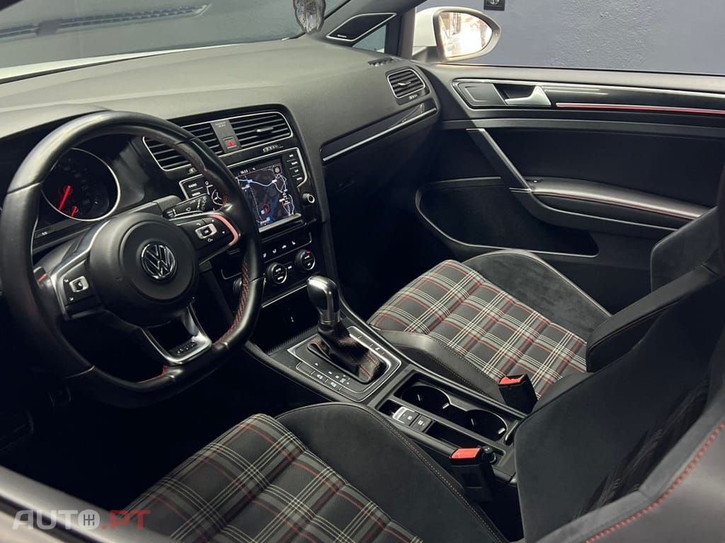 Volkswagen Golf 2.0 TSi GTi DSG Performance