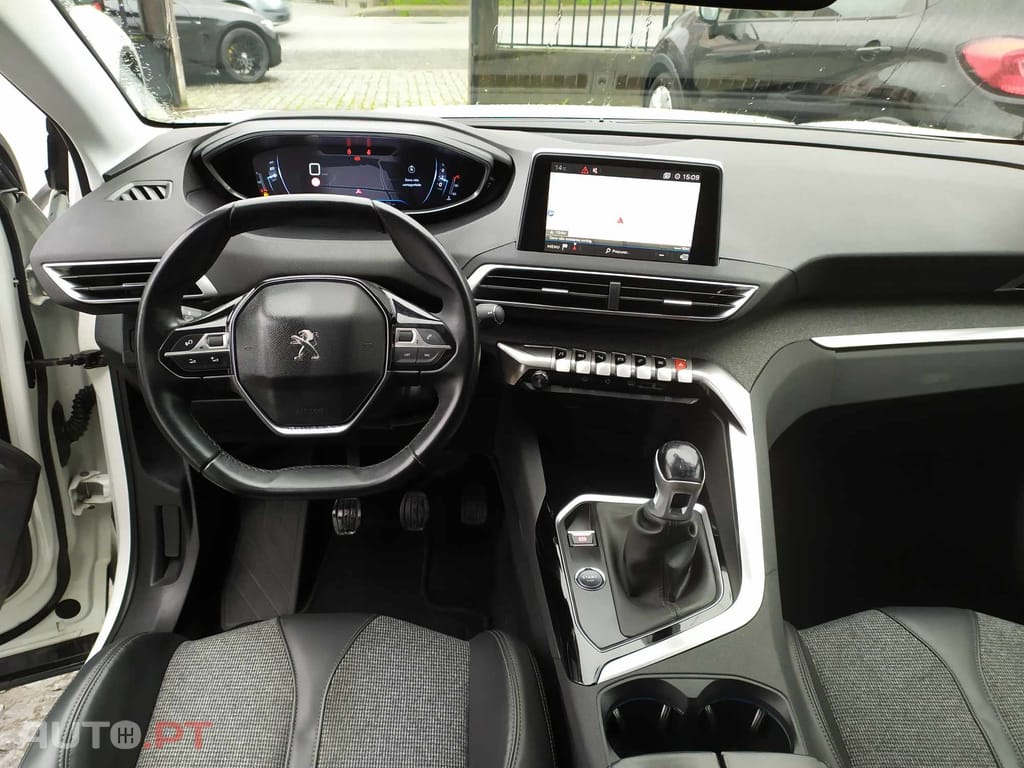 Peugeot 3008 1.5HDI 130 CV ALLURE