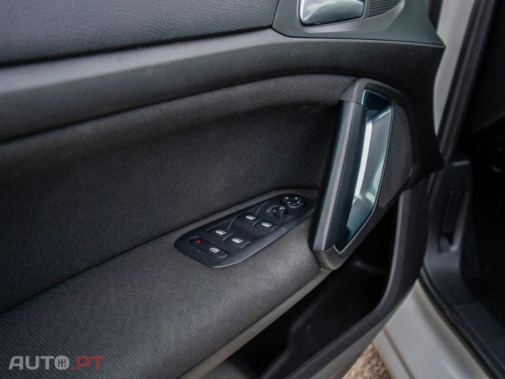 Peugeot 308 SW BlueHDi 130 EAT6 Stop & Start Allure Business-Pack