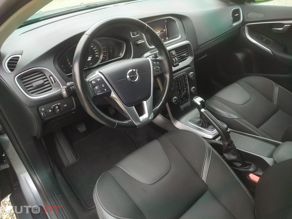 Volvo V40 2.0 D3 Momentum