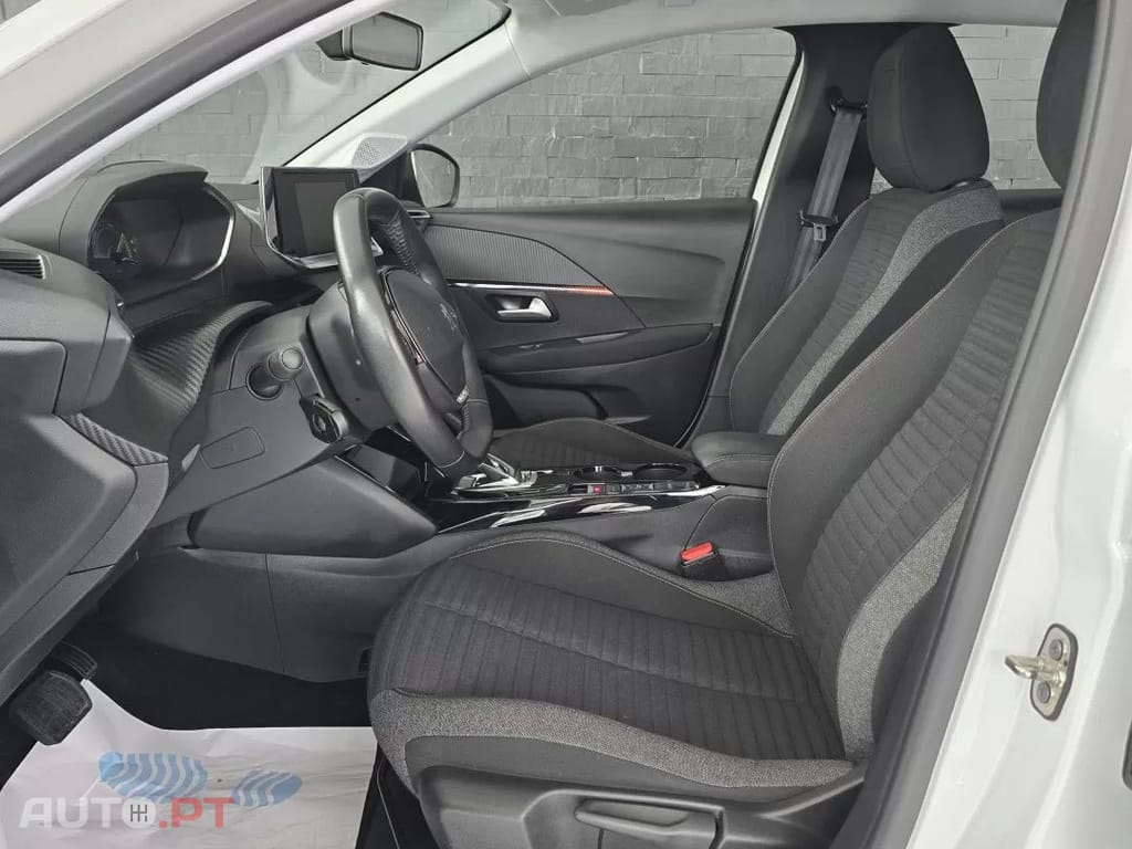Peugeot E-208 50 kWh Active