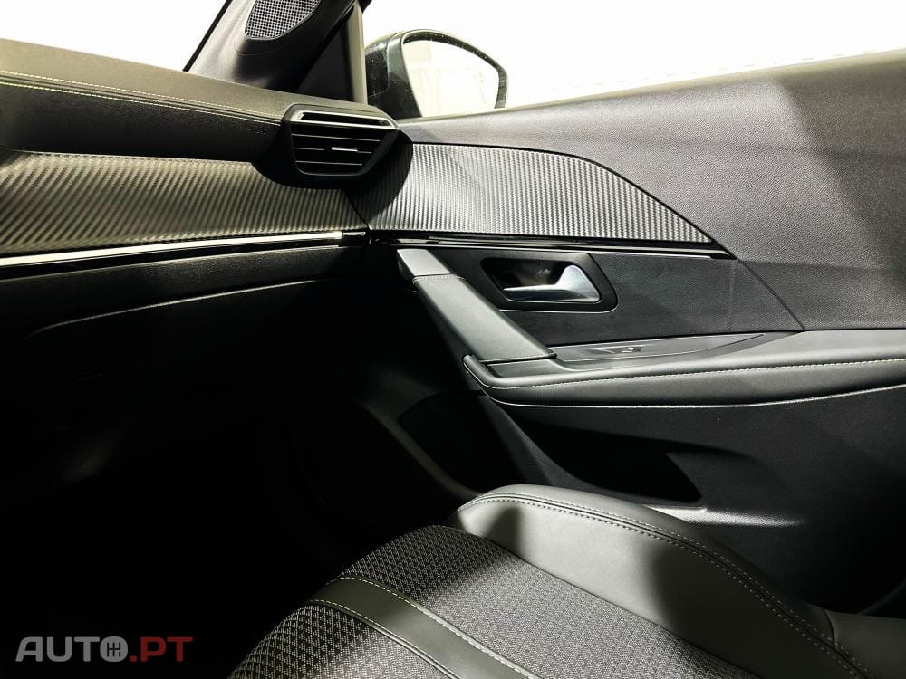 Peugeot E-208 50 kWh GT Pack