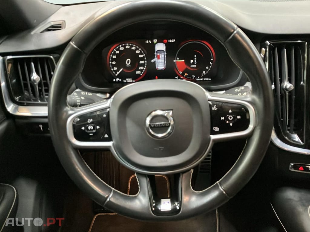 Volvo V60 2.0 T8 AWD TE R-Design