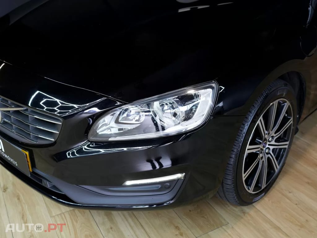Volvo V60 2.4 D6 Momentum AWD Phev