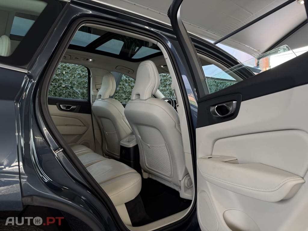 Volvo XC60 2.0 T6 PHEV Inscription Expression AWD