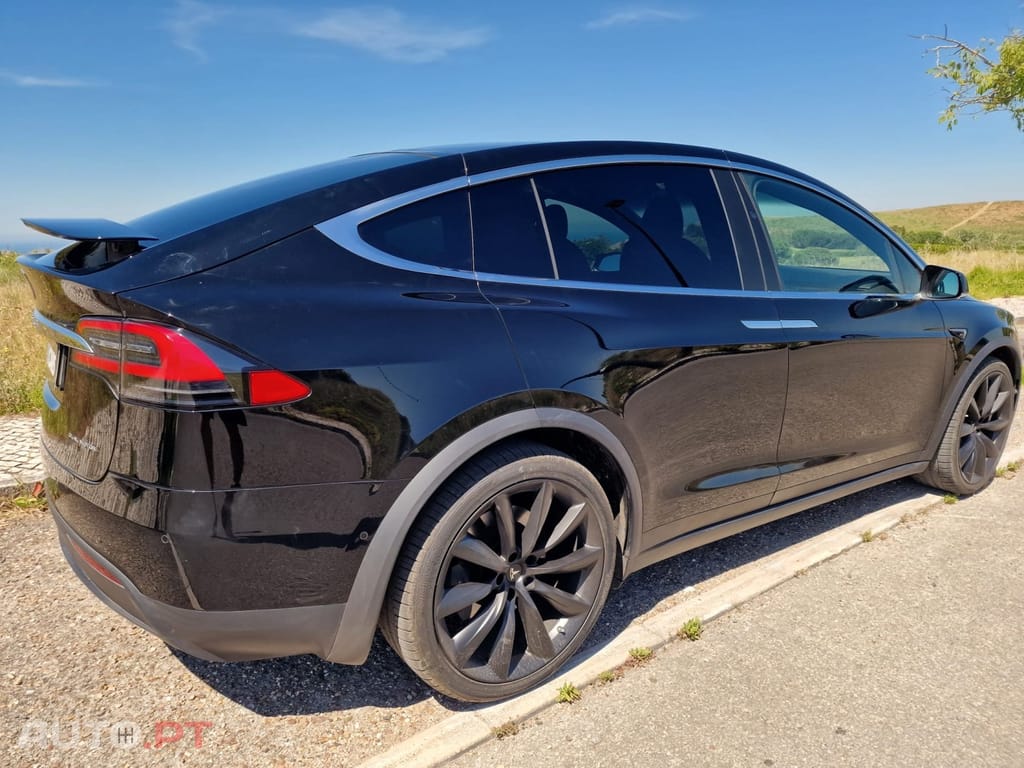Tesla Model X Long Range