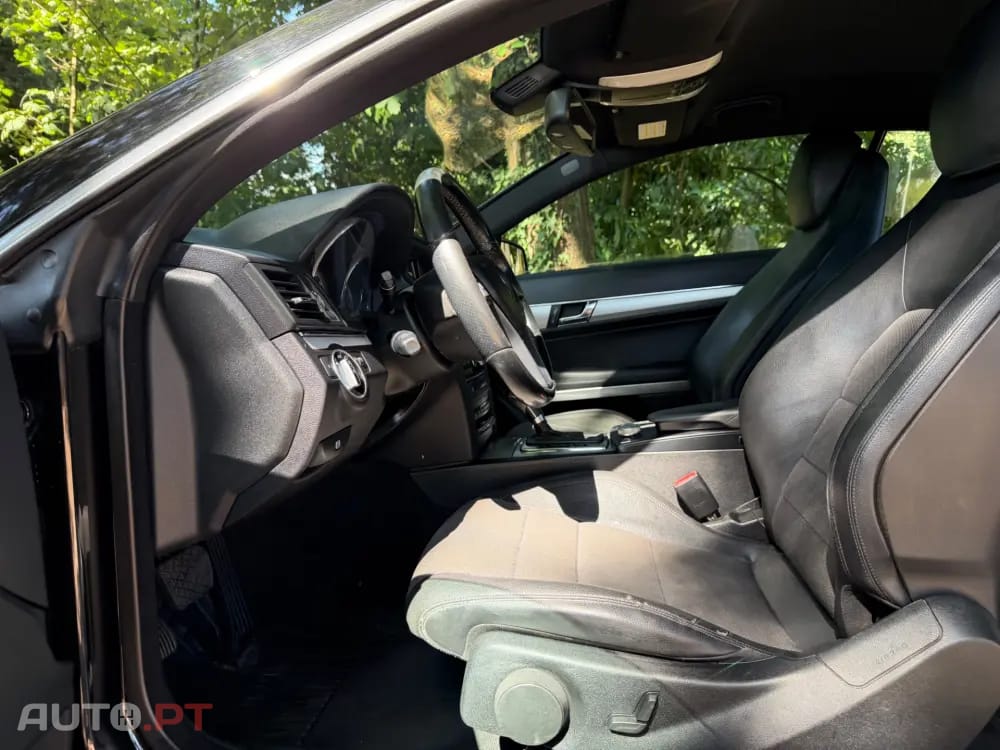 Mercedes-Benz E 220 (BlueTEC) d 9G-TRONIC