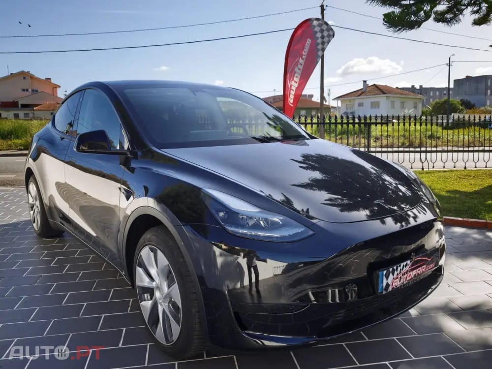 Tesla Model Y RWD