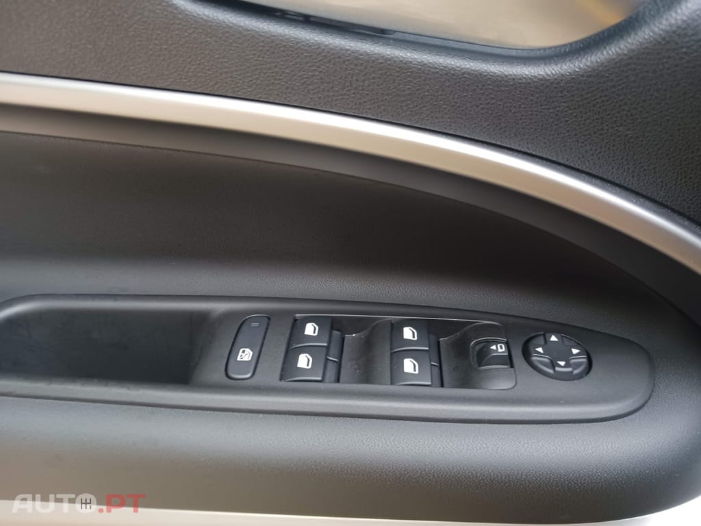 Jeep Avenger 54 kWh Summit