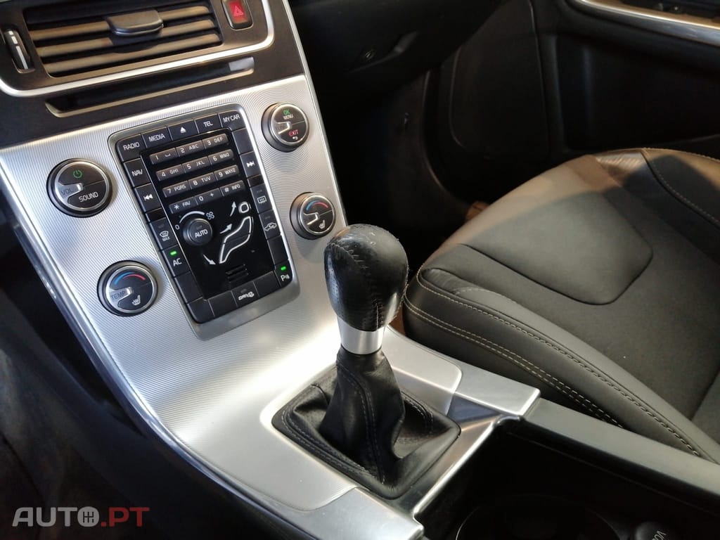 Volvo V60 1.6d  R-design