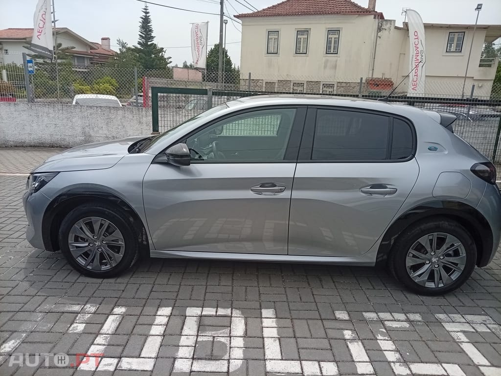 Peugeot E-208 50 kWh Allure