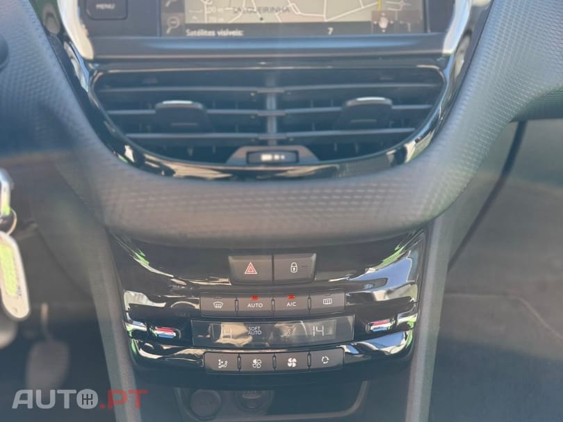 Peugeot 2008 1.2 PureTech Allure