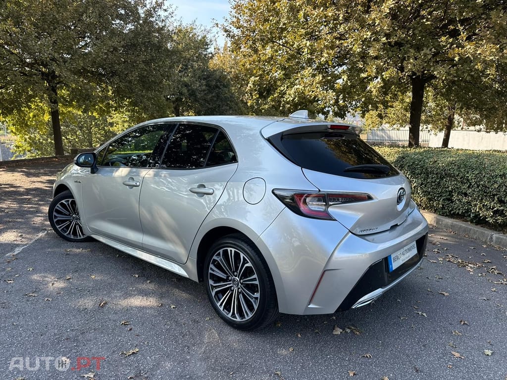 Toyota Corolla 2.0 Hybrid Square Collection