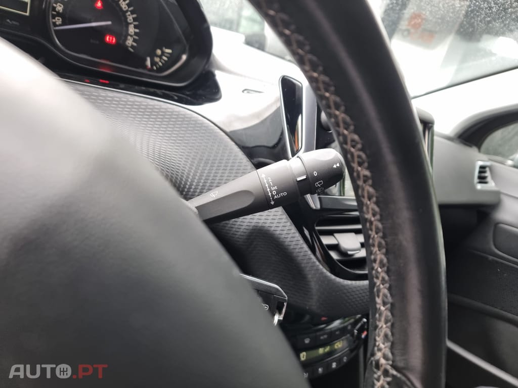 Peugeot 2008 1.2 PureTech Allure