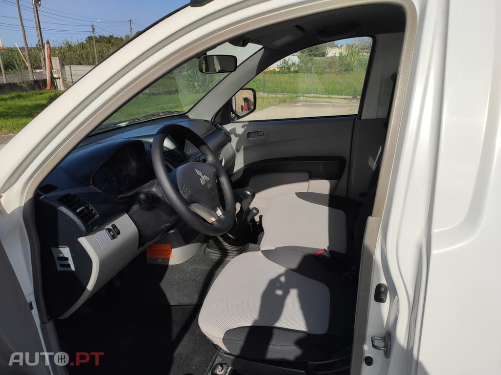 Mitsubishi L200 2.5 DID 4X4 CAB. SIMPLES