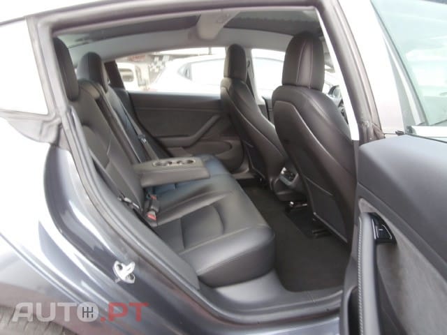 Tesla Model 3 Standard Range Plus RWD