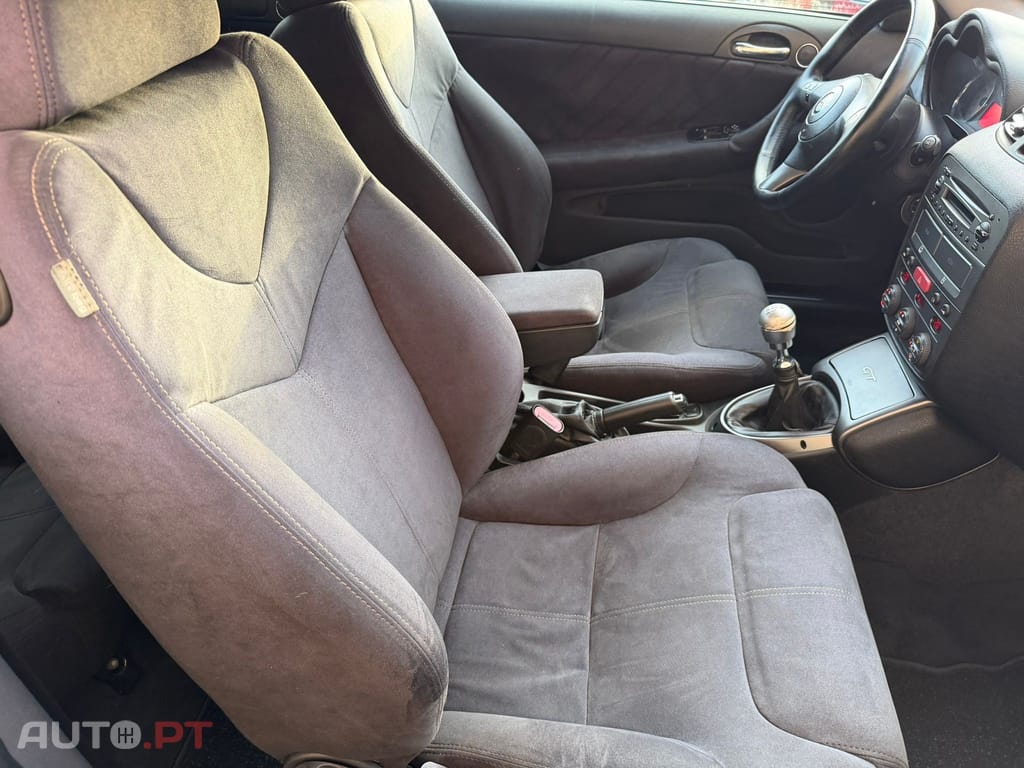 Alfa Romeo GT 1.9 JTD M-JET Blackline