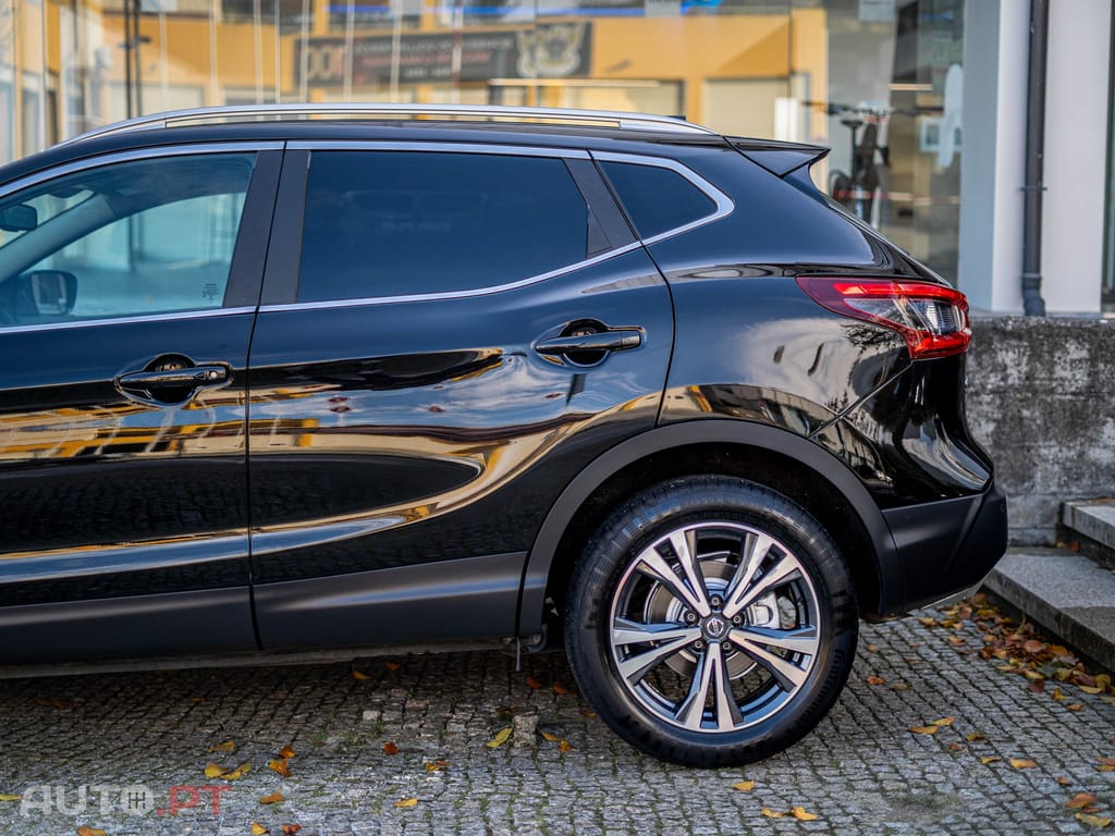Nissan Qashqai 1.2 DIG-T N-Connecta 18