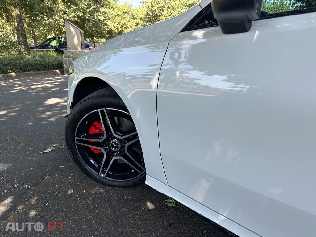 Mercedes-Benz A 250 e AMG Line