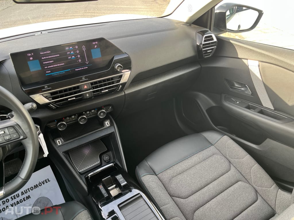 Citroen C4 PureTech 130 Stop&Start EAT8 SHINE