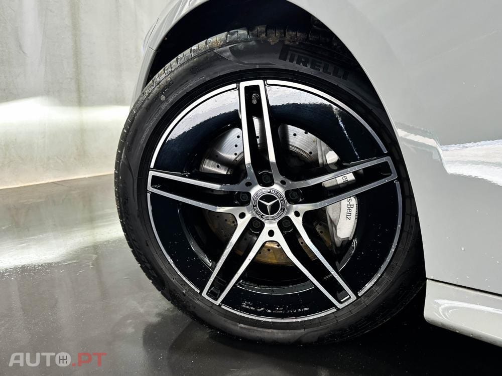 Mercedes-Benz E 300 e 9G-TRONIC AMG Line