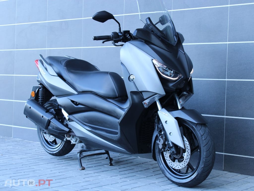 Yamaha X-Max 300