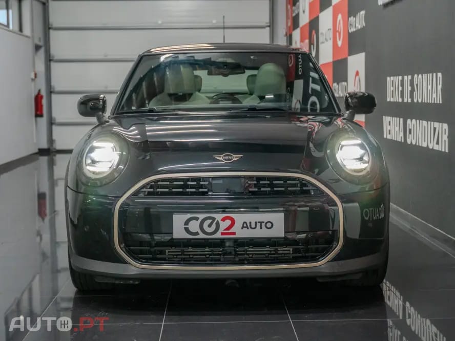 MINI Cooper Cooper C Favoured M