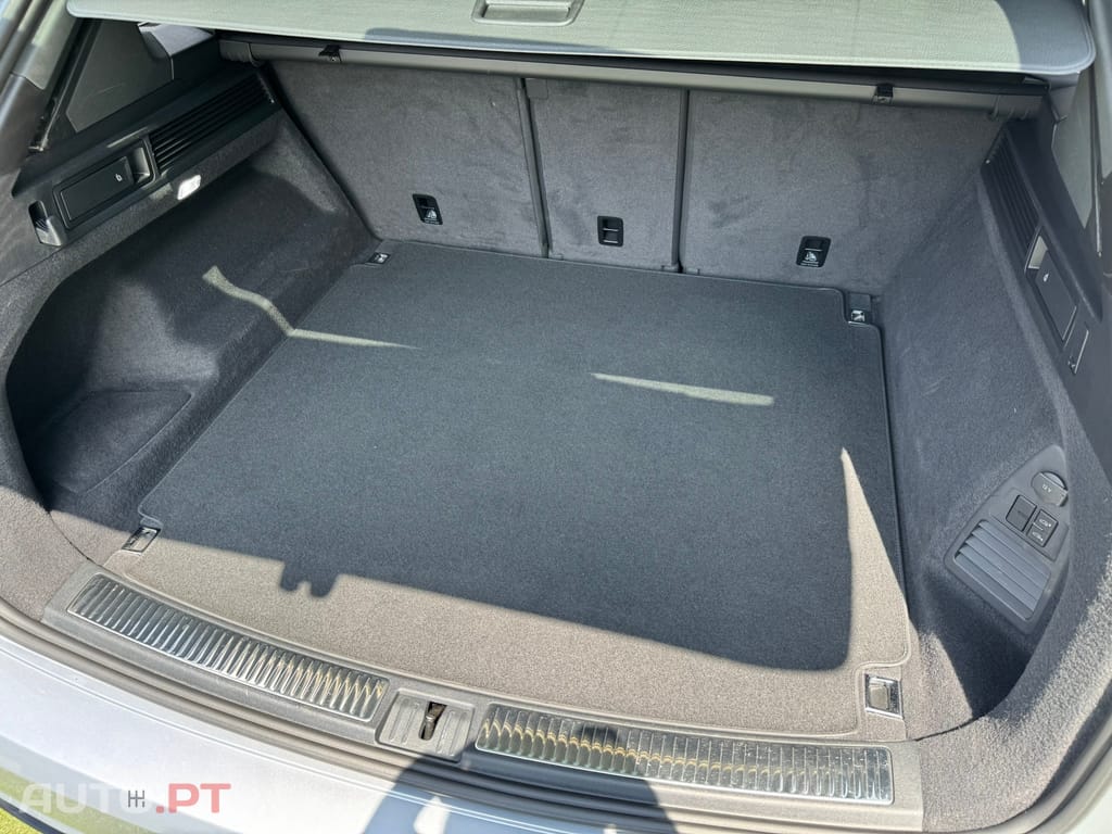 Volkswagen Touareg 3.0 TDI V6 R-Line
