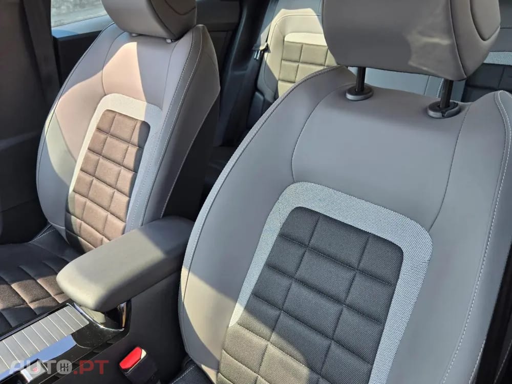 Citroën e-C4 136 PLUS — fotografia 10