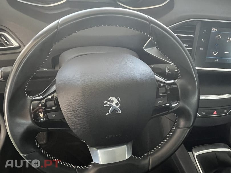 Peugeot 308 1.5 BlueHDi Business Line