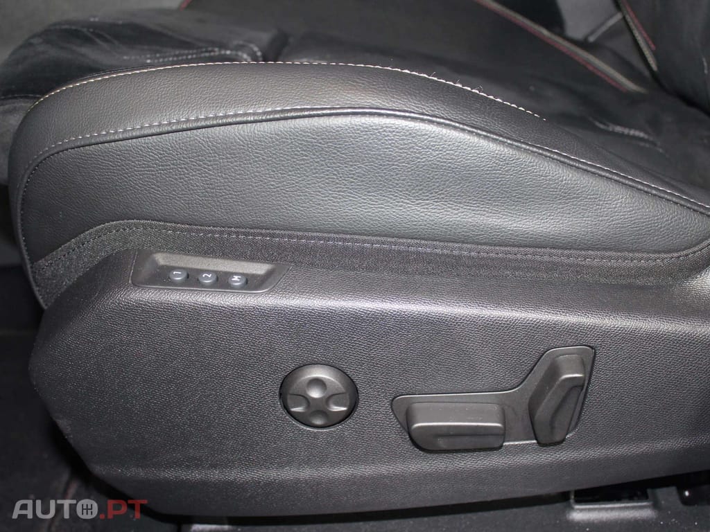 DS DS7 E-Tense 4x4 Performance Line +