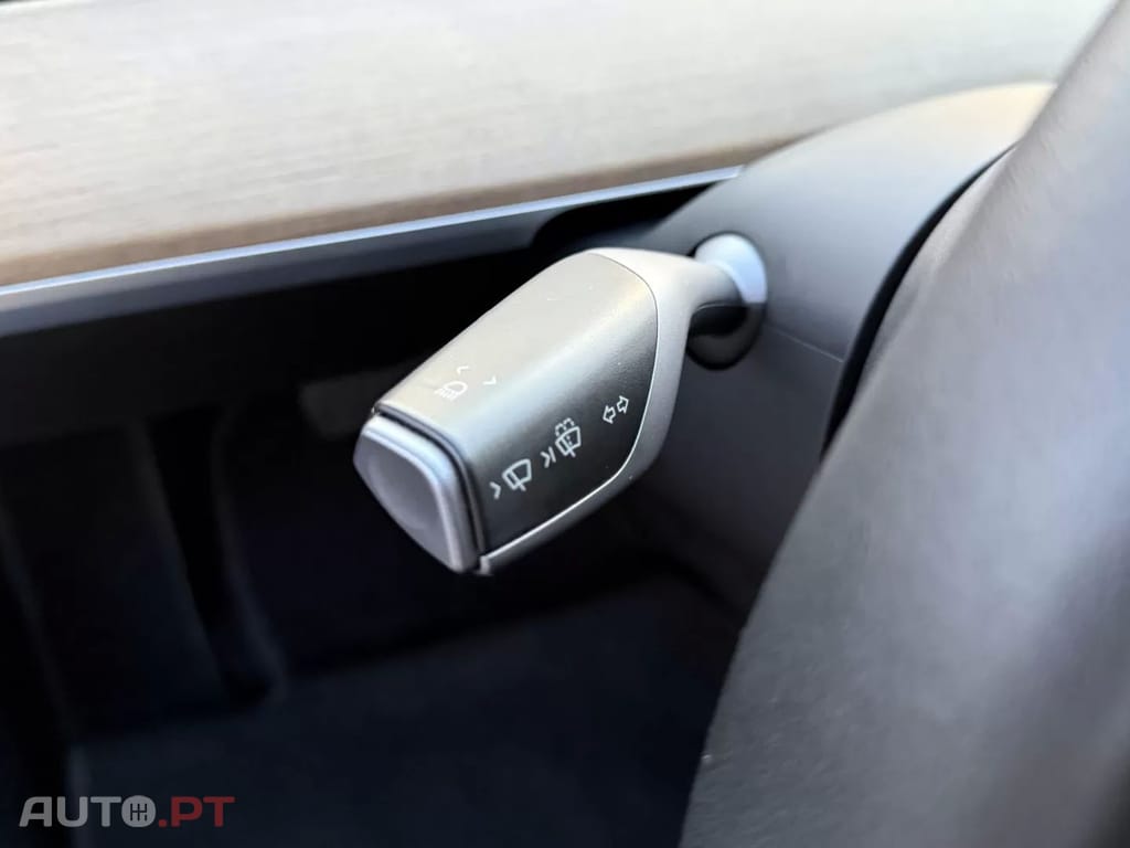 Tesla Model 3 Standard Range Plus RWD