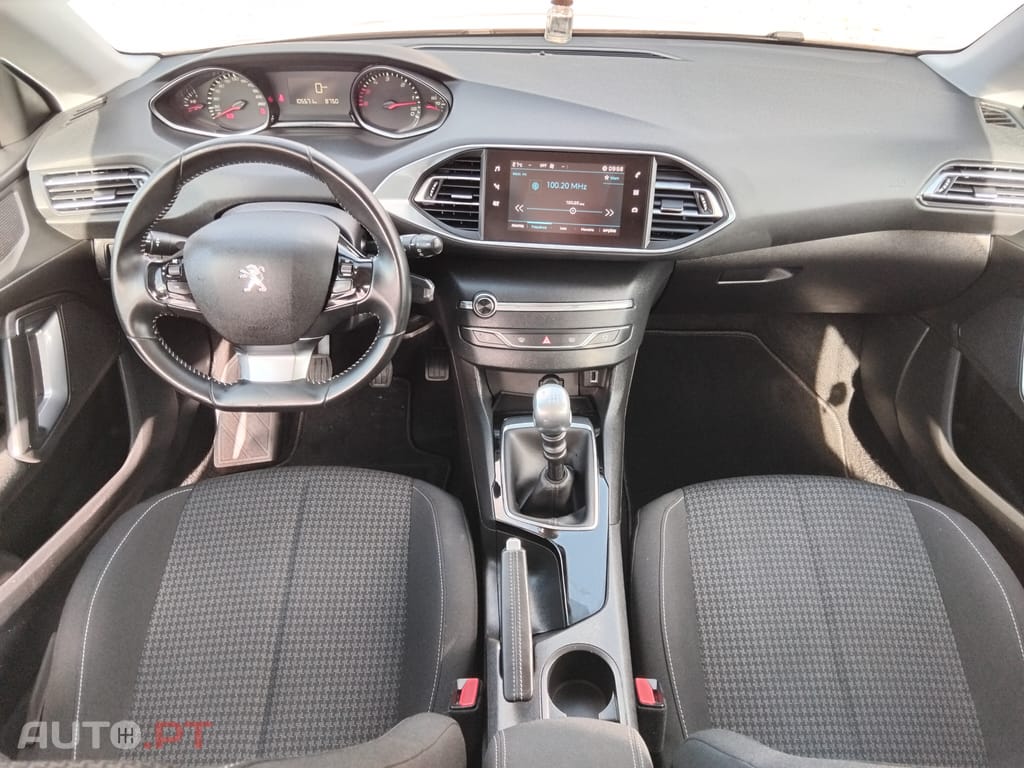 Peugeot 308 II 1.5 BlueHDi Business Line