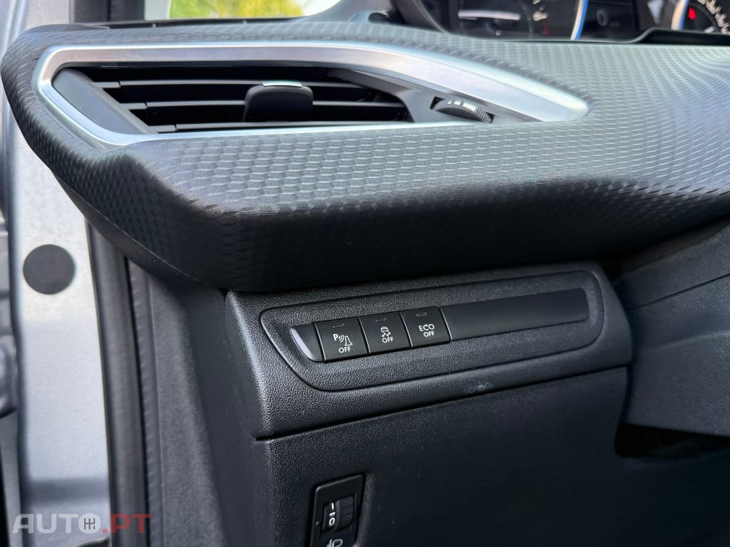 Peugeot 2008 1.2 PureTech Allure