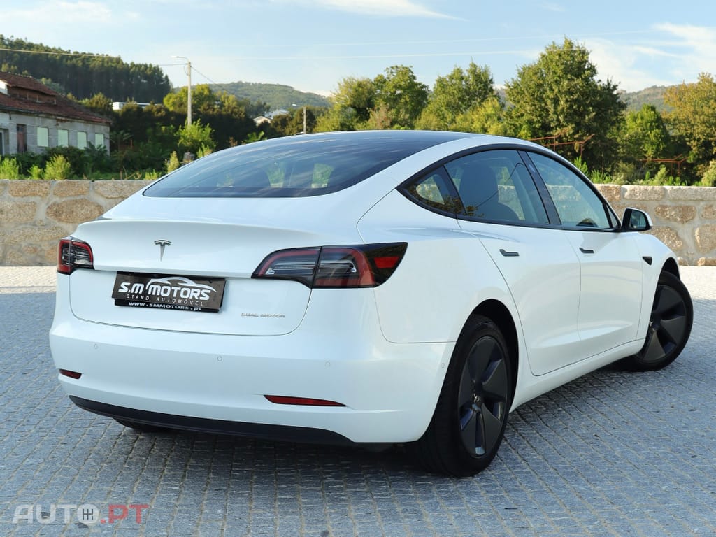 Tesla Model 3 Long-Range Dual Motor AWD
