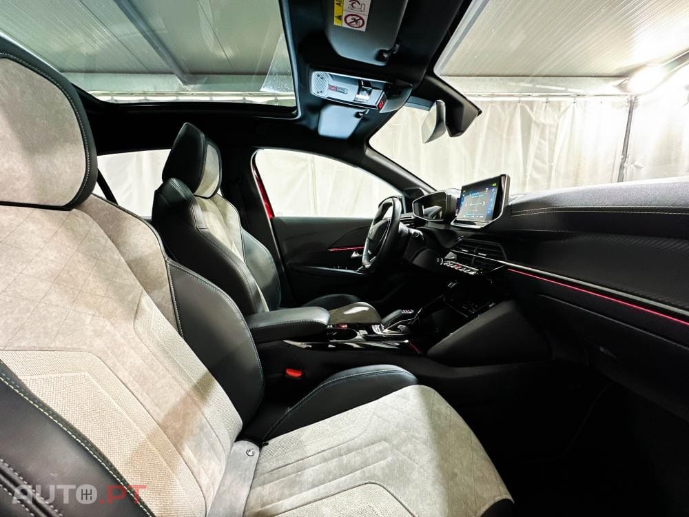 Peugeot E-208 50 kWh GT Pack