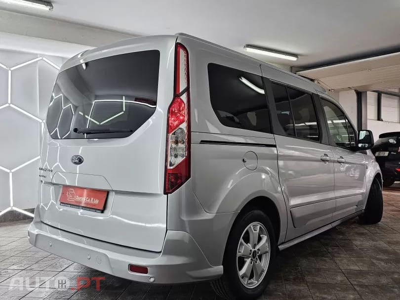 Ford Tourneo Grand 1.5 TDCi Active