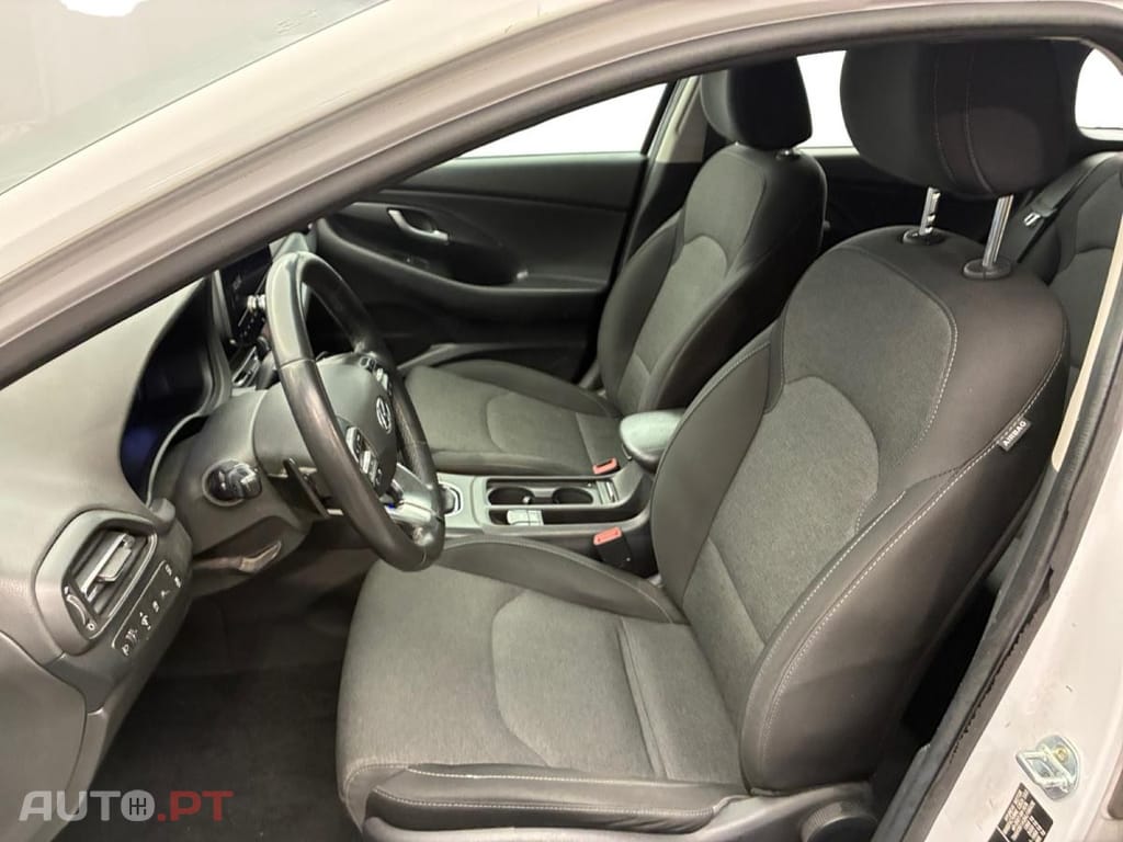 Hyundai i30 1.6 CRDi Business DCT