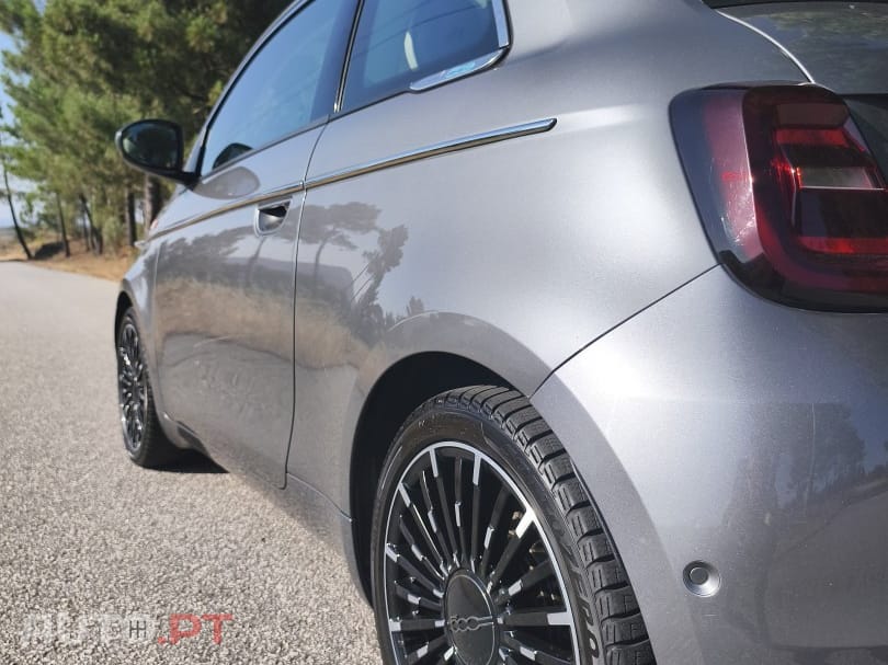 Fiat 500e La Prima