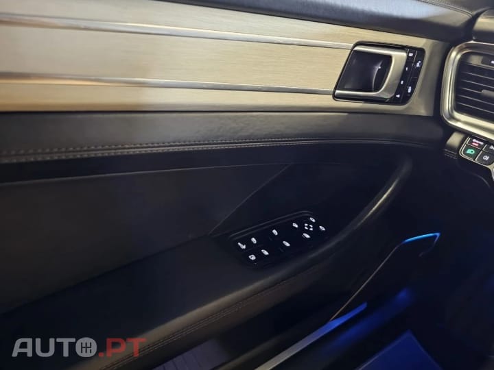 Porsche Panamera 4 E-Hybrid