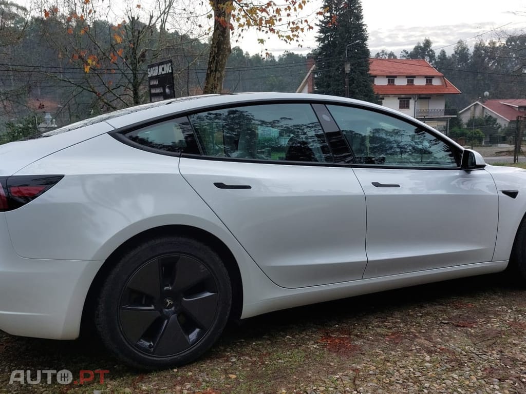 Tesla Model 3 Long Range AWD Dual Motor