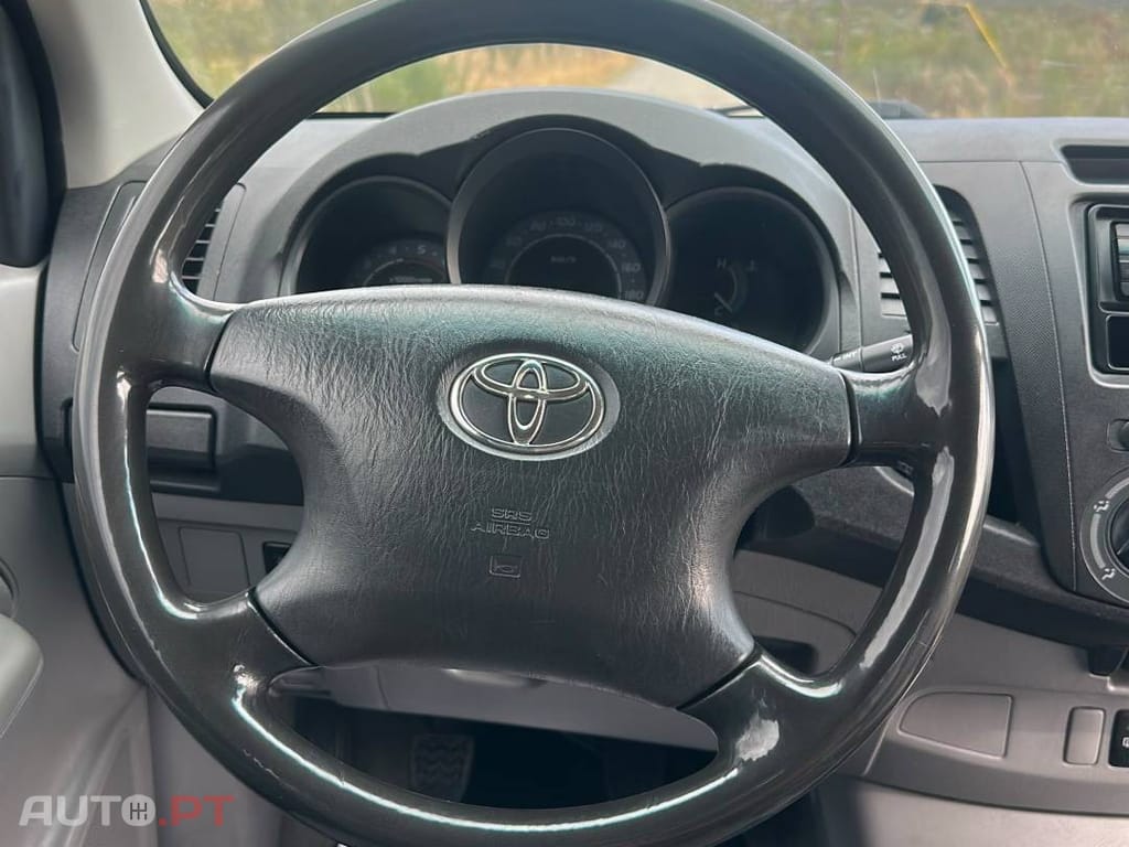 Toyota Hilux 2.5 D-4D 4WD CE