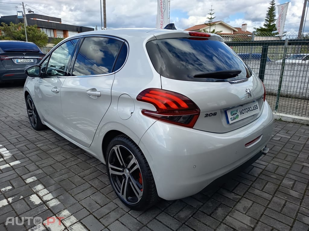 Peugeot 208 1.2 PureTech GT Line