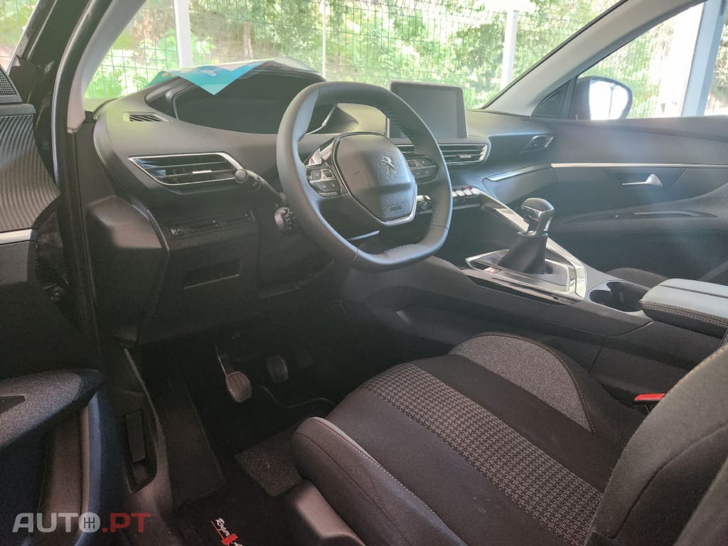 Peugeot 3008 1.5 BlueHDi Active