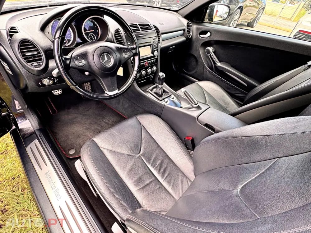Mercedes-Benz SLK 200 Outro