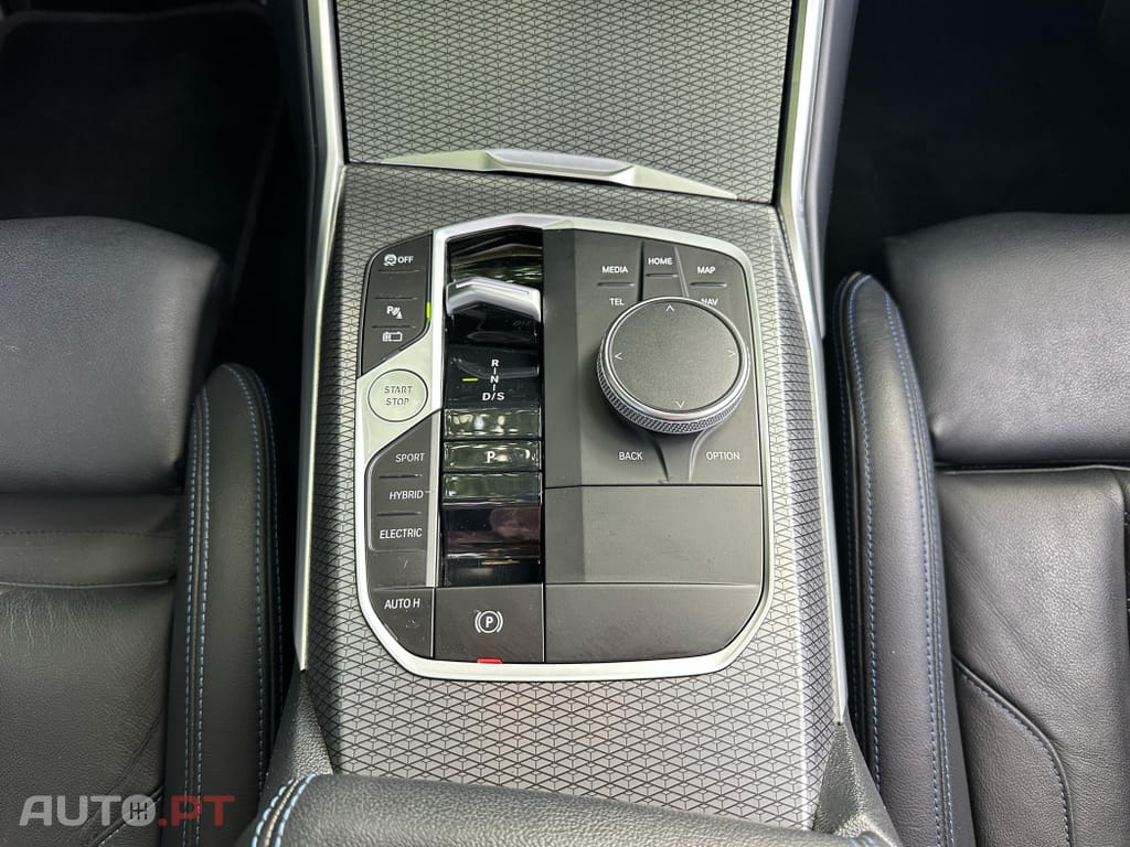 BMW 330 e Touring Pack Desportivo M Auto